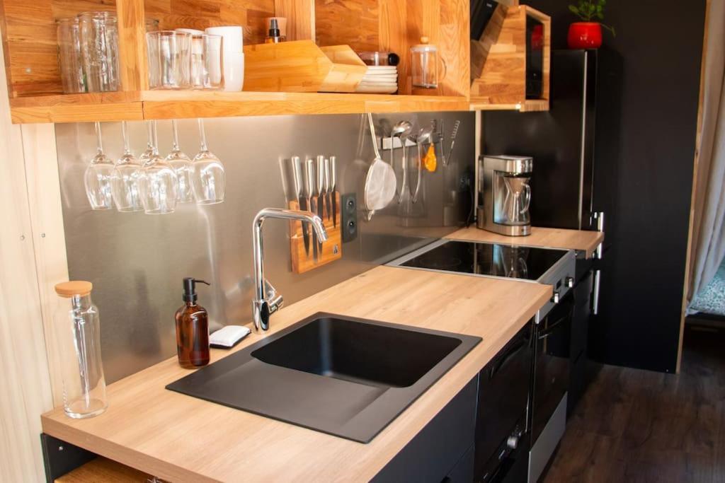 Vaimiti, Cabane Cosy Sous Les Pins سانت-بريفين-لي-بان المظهر الخارجي الصورة